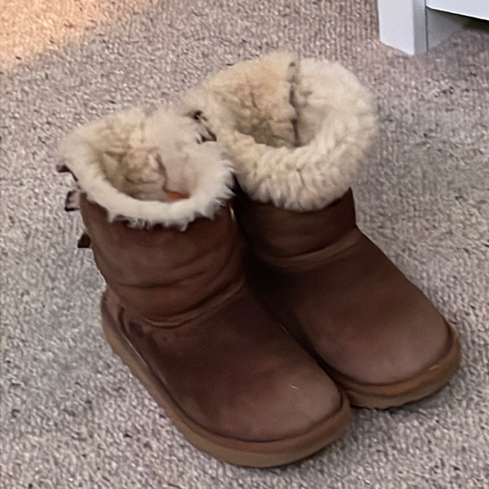 BROWN GIRLS UGG BOOTS